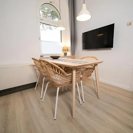 - Gut Angeschlossen - Henkel - Messe Apartment